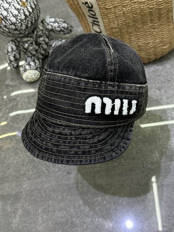Miumiu cap dx03